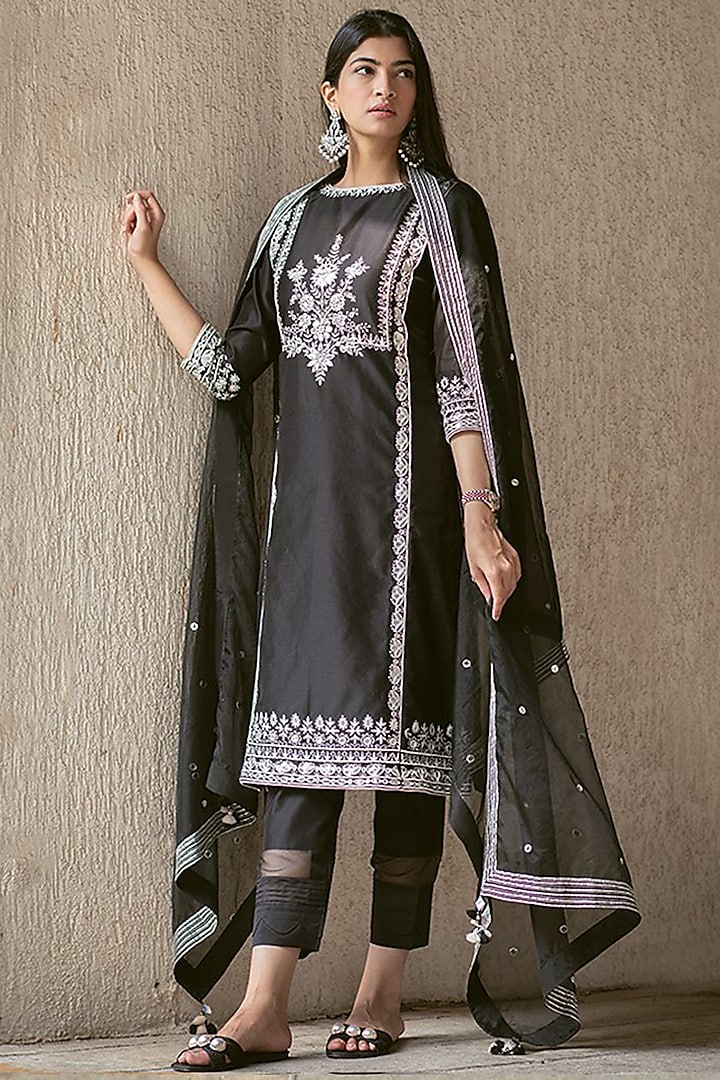 Midnight Black Silk Chanderi Embroidered Kurta Set by Sureena Chowdhri at Pernia's Pop Up Shop