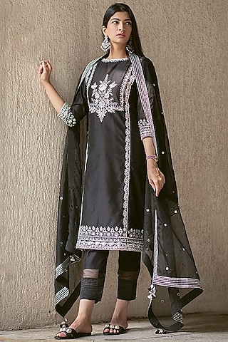 Midnight Black Silk Chanderi Embroidered Kurta Set by Sureena Chowdhri