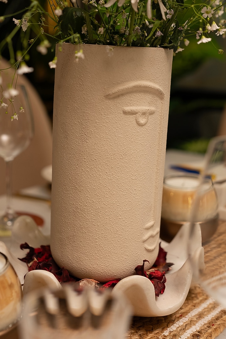 White Ceramic Enigmatic Face Vase by Home Couture Collective at Pernia's Pop Up Shop