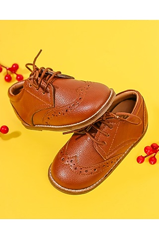 Tan Brown Leatherette Lace-Up Shoes For Boys by Hello Jr