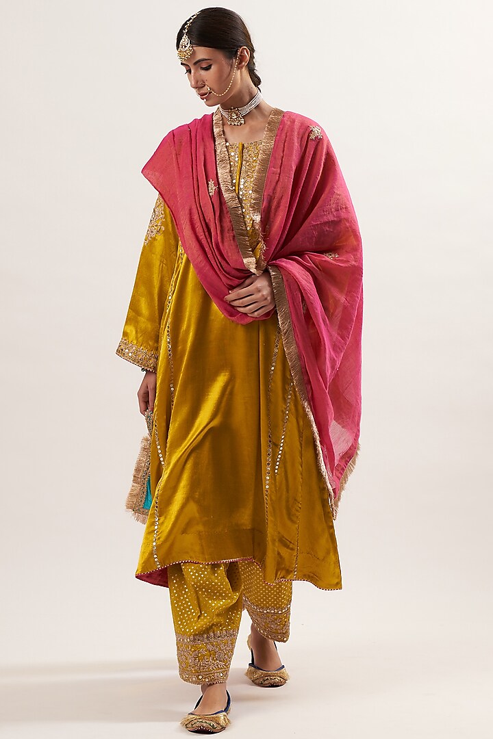Yellow Embroidered Kurta Set by Heena Kochhar