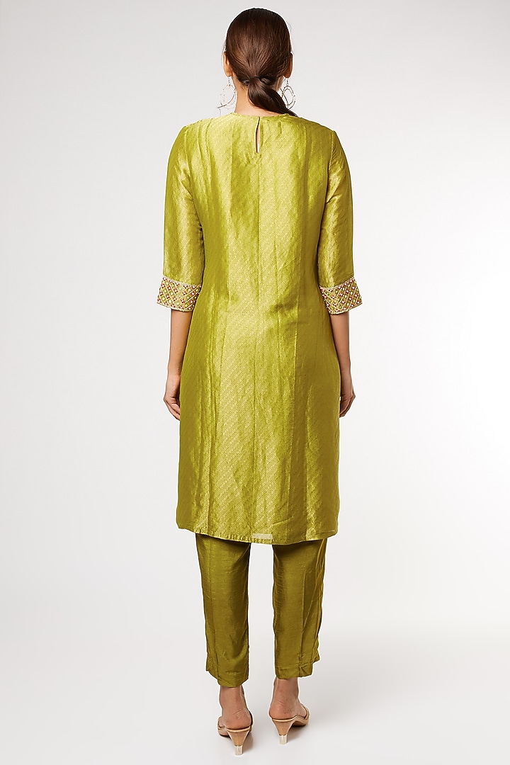 Green Embroidered Kurta Set by Heli Shah at Pernia's Pop Up Shop