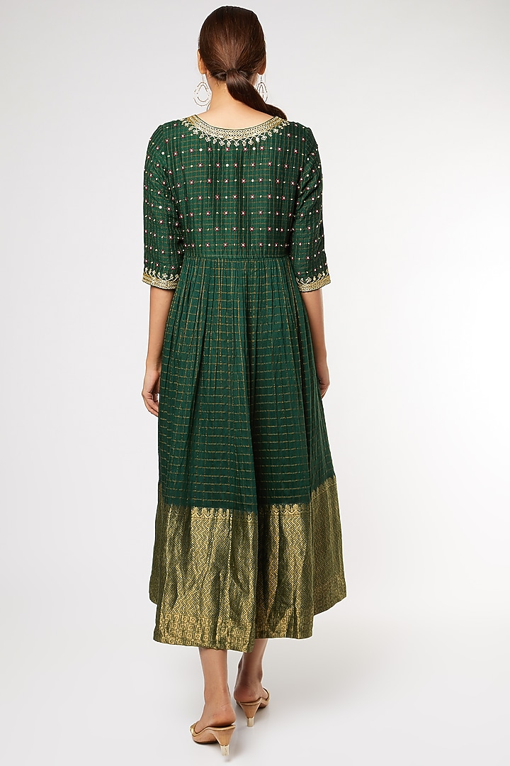 Green Embroidered Tunic Set by Heli Shah at Pernia's Pop Up Shop