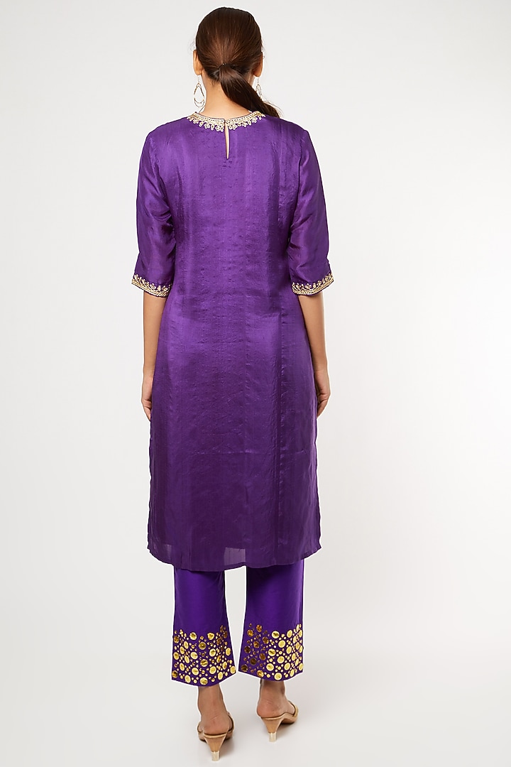 Purple Embroidered Kurta Set by Heli Shah at Pernia's Pop Up Shop