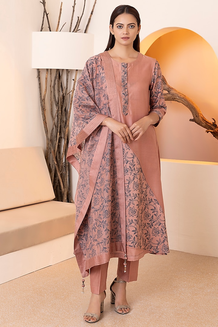 Onion Pink Chanderi Silk Printed Kurta Set by Heritage Couture