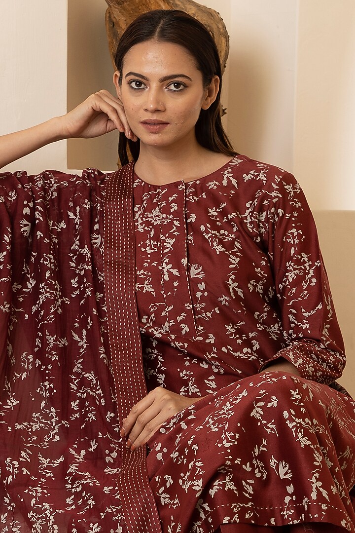 Maroon Chanderi Silk Printed A-Line Kurta Set by Heritage Couture at Pernia's Pop Up Shop
