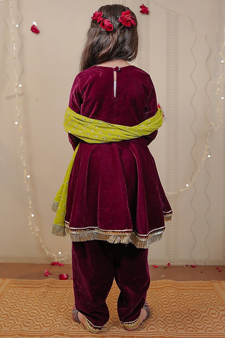 Wine Velvet Embellished Kurta Set For Girls by Tiny Colour at Pernia's Pop Up Shop