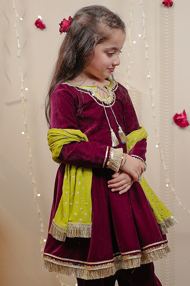 Wine Velvet Embellished Kurta Set For Girls by Tiny Colour at Pernia's Pop Up Shop