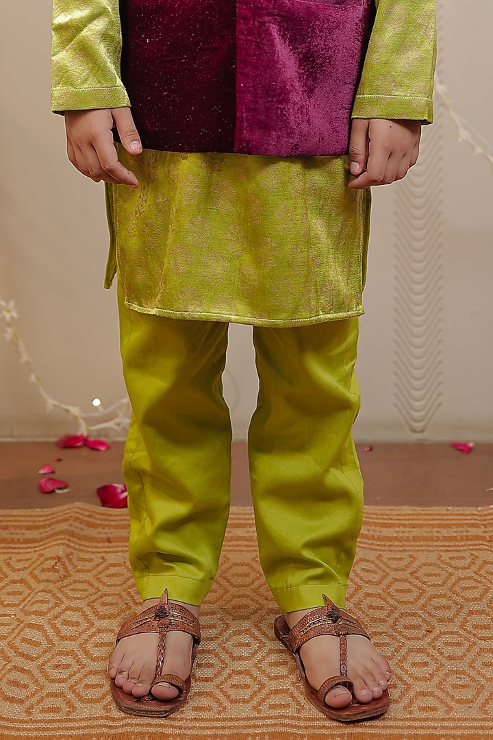 Wine Velvet Bundi Jacket Set For Boys by Tiny Colour at Pernia's Pop Up Shop