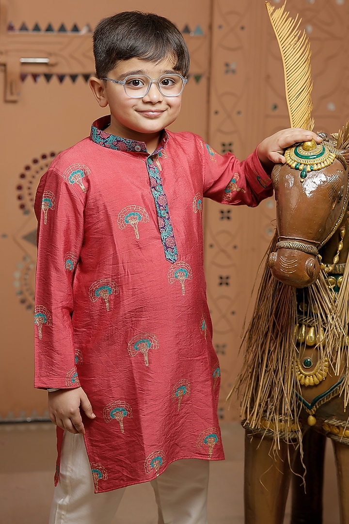 Pink Cotton Silk Printed Kurta Set For Boys by Tiny Colour at Pernia's Pop Up Shop