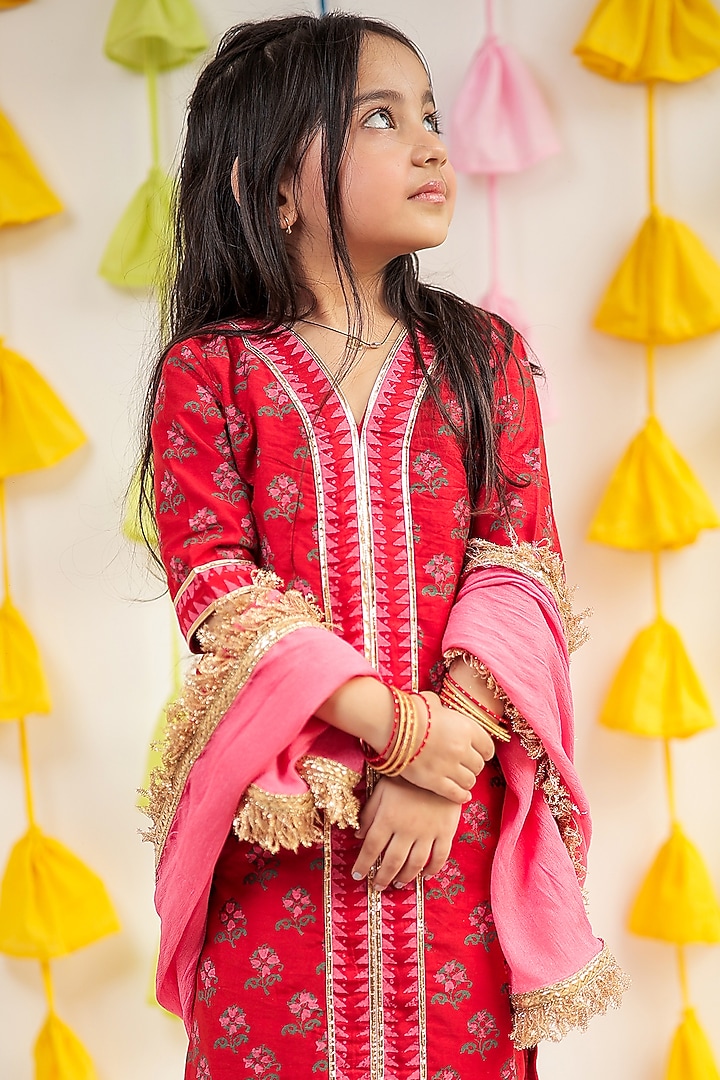 Red Chanderi Block Printed Kurta Set For Girls by Tiny Colour at Pernia's Pop Up Shop