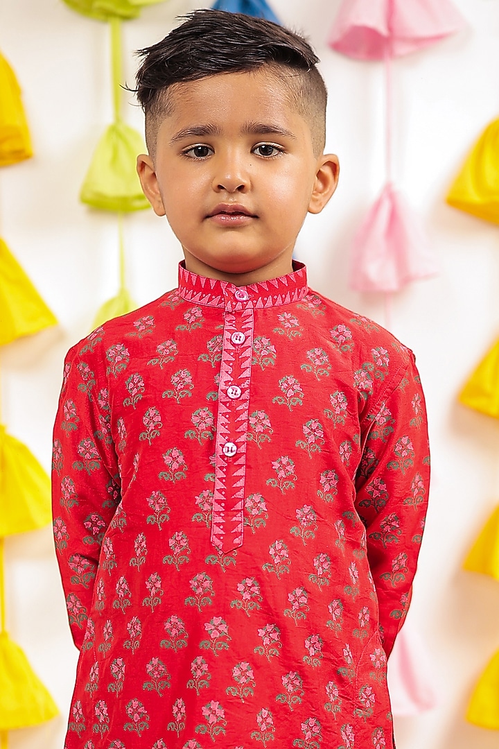 Red Chanderi Block Printed Kurta Set For Boys by Tiny Colour at Pernia's Pop Up Shop