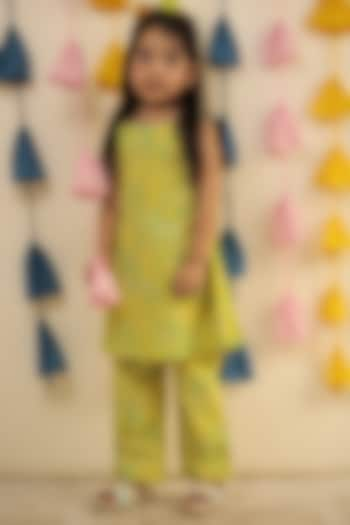 Lemon Yellow Mulmul Cotton Block Printed Kurta Set For Girls by Tiny Colour at Pernia's Pop Up Shop