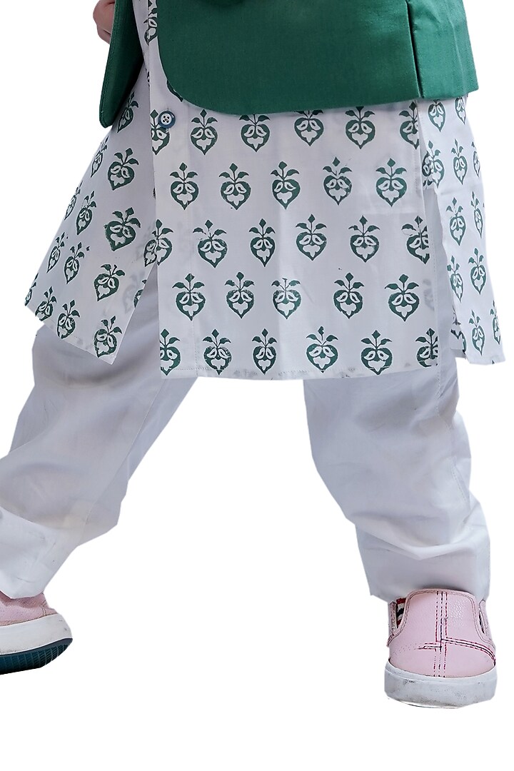 Green Glazed Cotton & Cotton Bundi Jacket Set For Boys by Tiny Colour at Pernia's Pop Up Shop