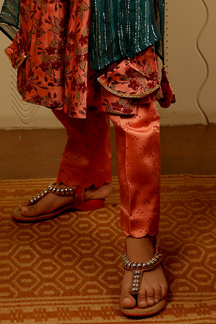 Peach Printed Kurta Set For Girls by Tiny Colour at Pernia's Pop Up Shop