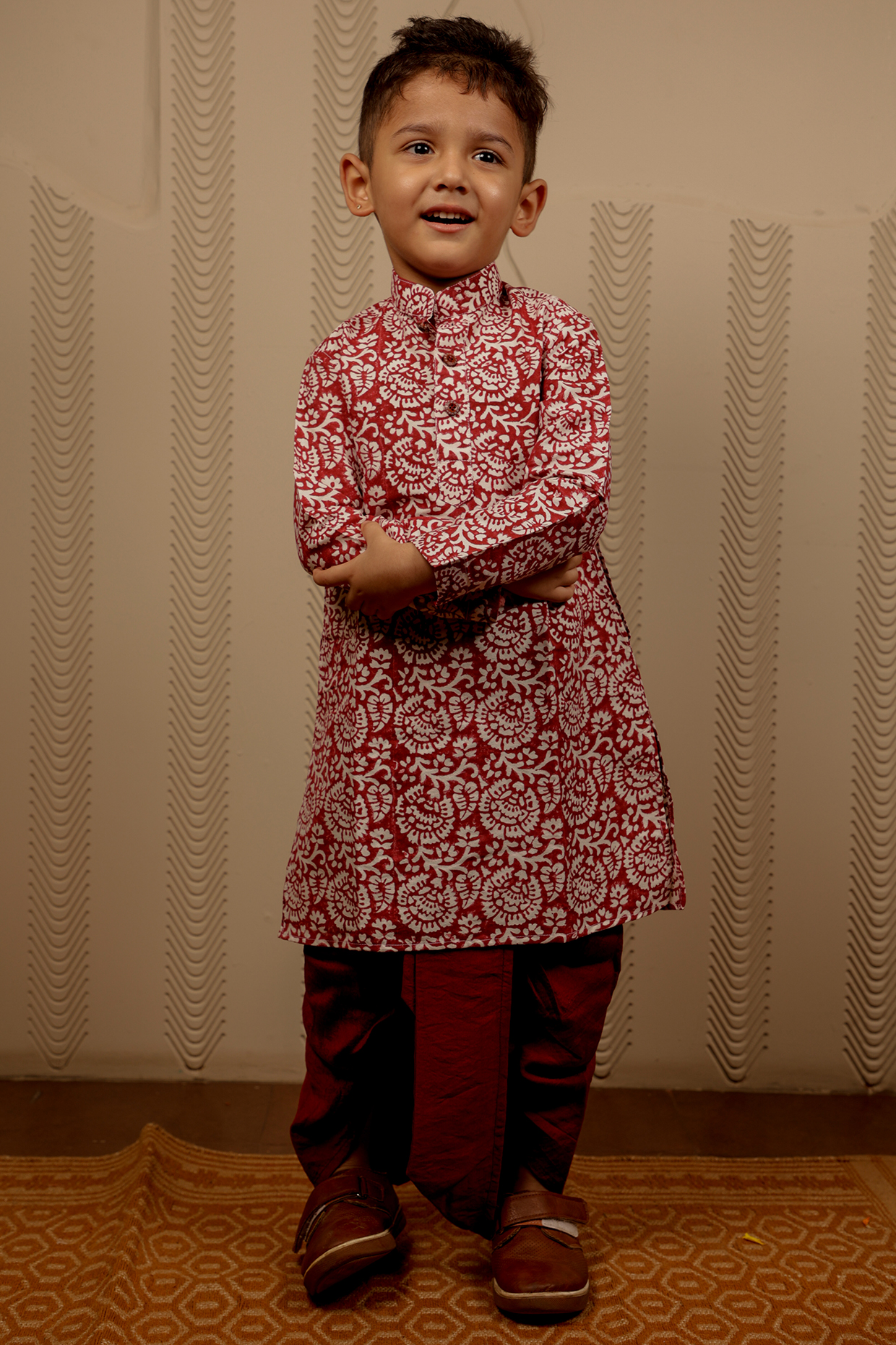Maroon & White Printed Kurta Set For Boys by Tiny Colour at Pernia's Pop Up Shop