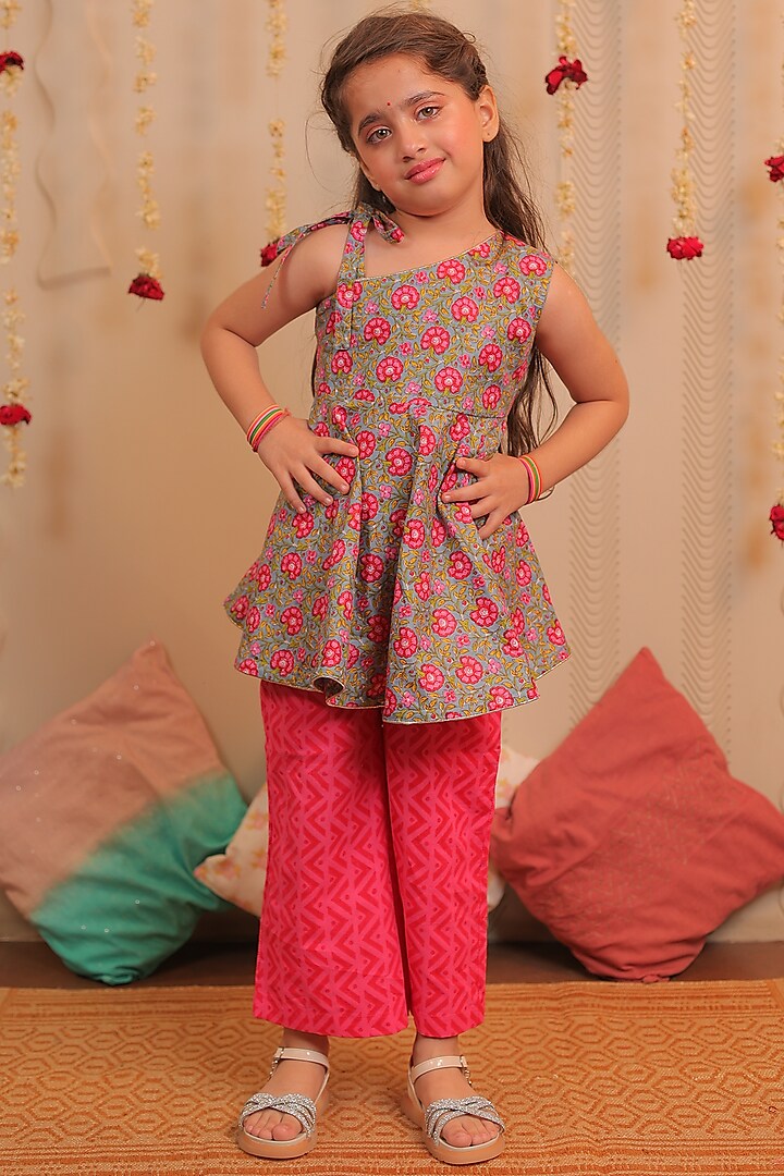 Pink & Green Printed Kurta Set For Girls by Tiny Colour
