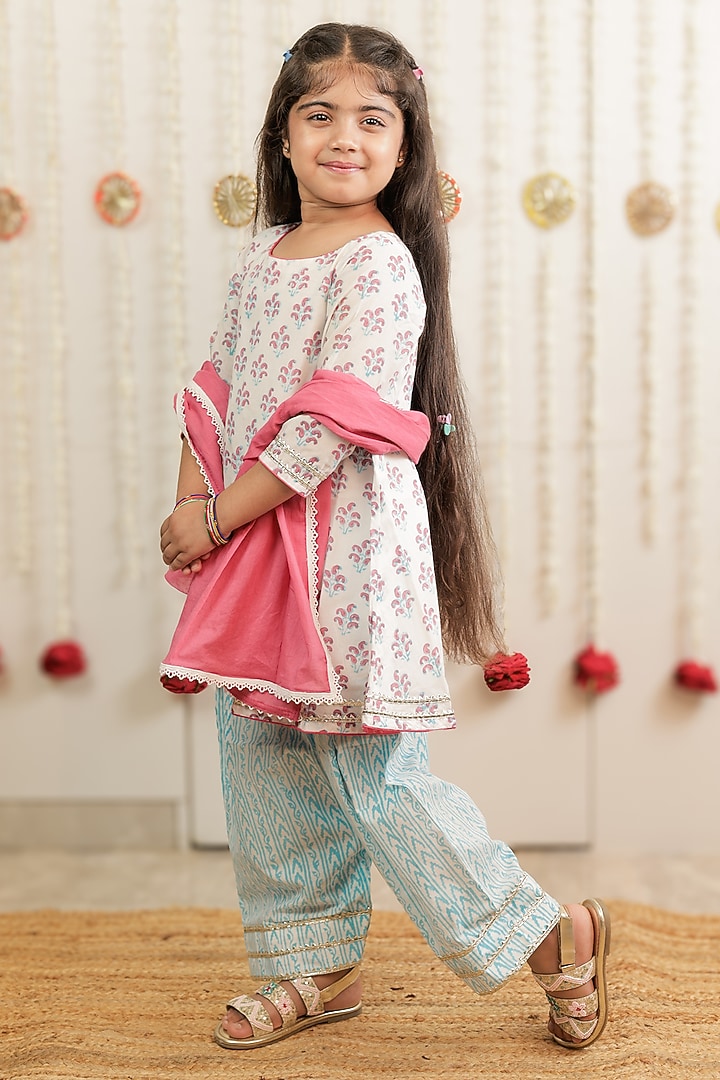 White Cotton Hand Block Printed & Gota Embellished Kurta Set For Girls by Tiny Colour at Pernia's Pop Up Shop