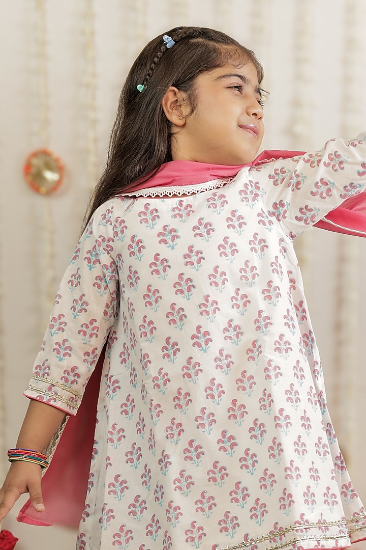 White Cotton Hand Block Printed & Gota Embellished Kurta Set For Girls by Tiny Colour at Pernia's Pop Up Shop