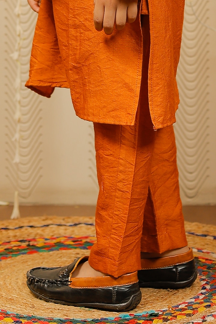 Mustard Block Printed Nehru Jacket With Kurta Set For Boys by Tiny Colour at Pernia's Pop Up Shop