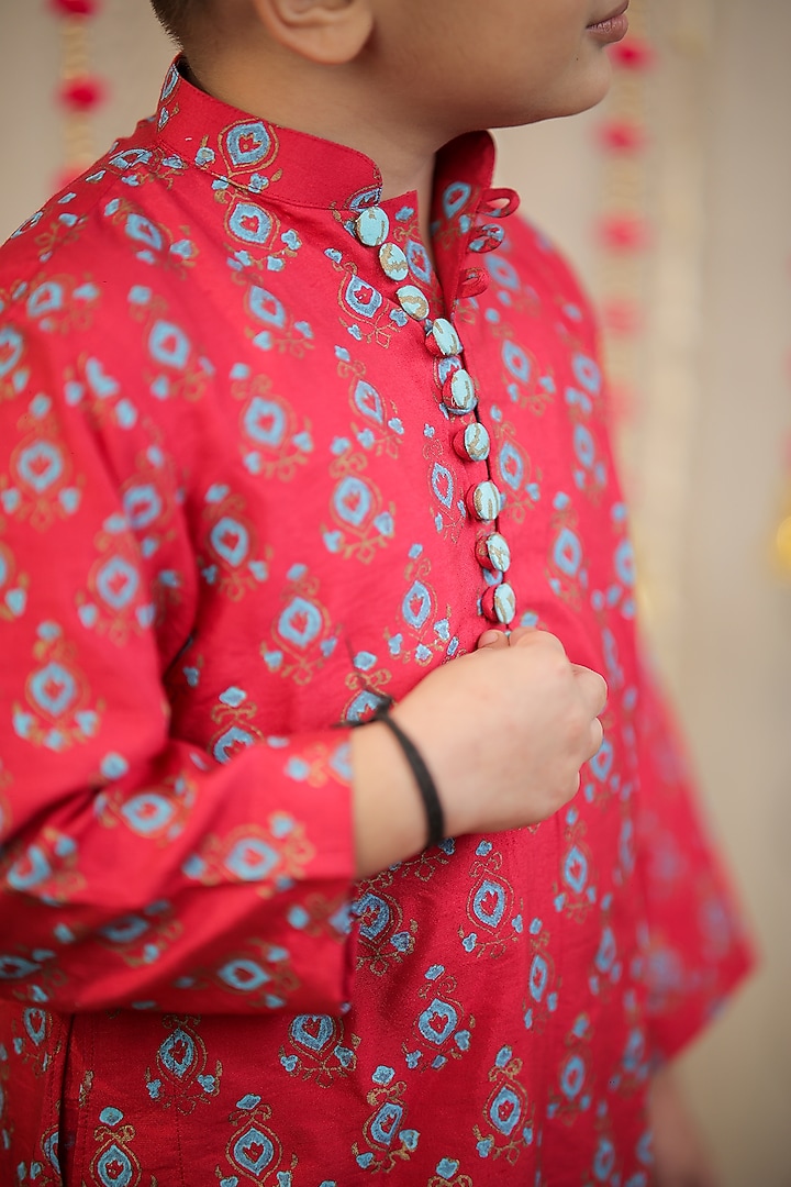 Pink Cotton Silk Block Printed Kurta Set For Boys by Tiny Colour at Pernia's Pop Up Shop