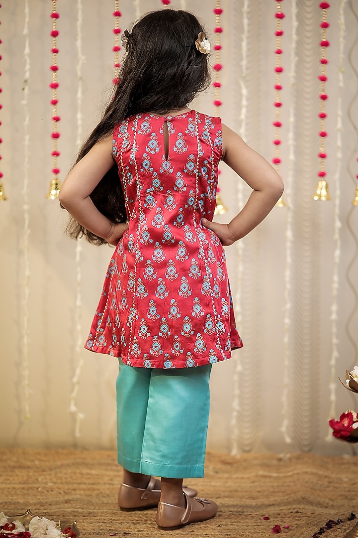 Fuchsia Pink Modal Block Printed & Lace Embellished Kurta Set For Girls by Tiny Colour at Pernia's Pop Up Shop