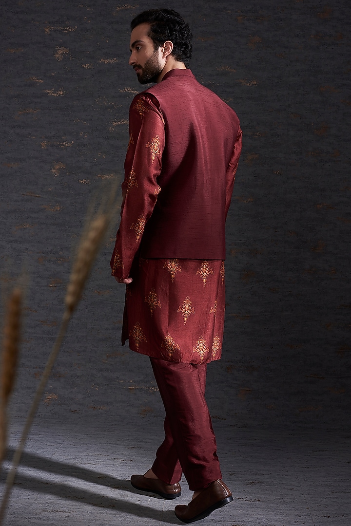 Brick-Red Raw Silk Bundi Jacket Set by Hemant Trevedi Men at Pernia's Pop Up Shop