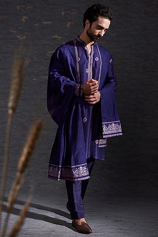 Purple Raw Silk Kurta Set With Bundi Jacket by Hemant Trevedi Men