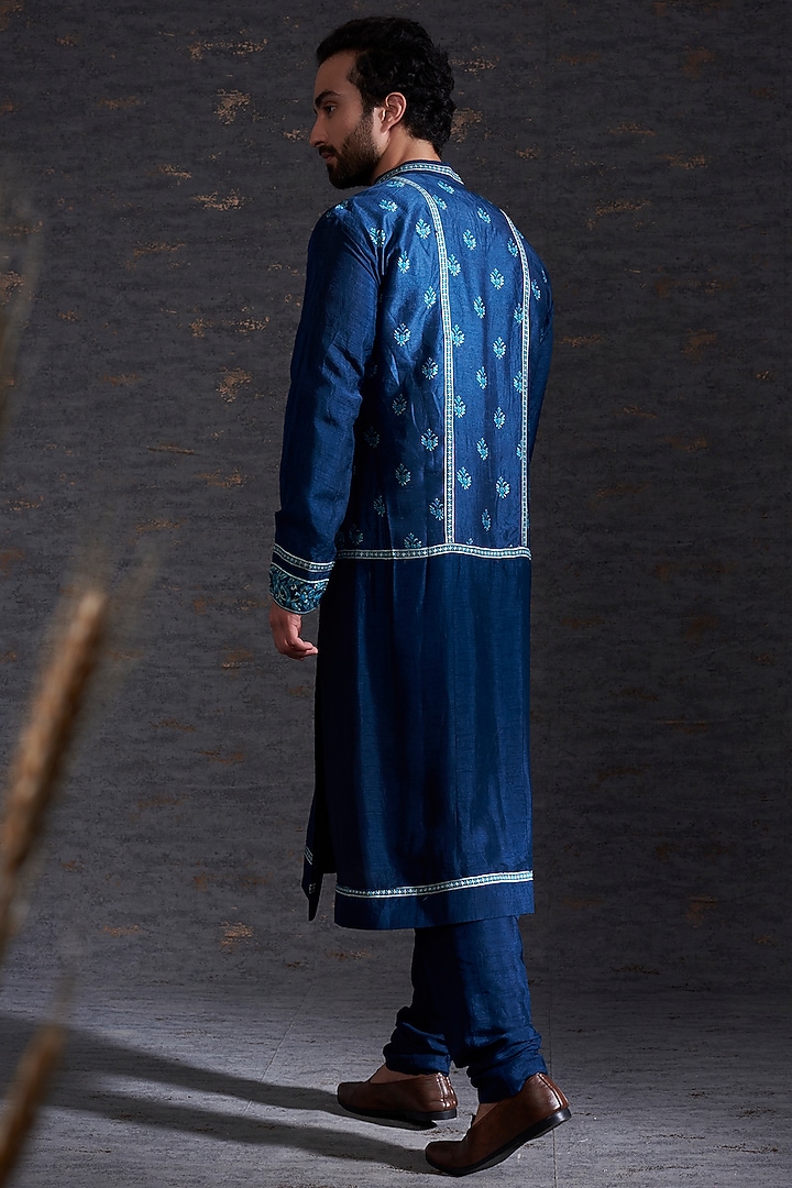 Navy Raw Silk Printed Kurta Set by Hemant Trevedi Men at Pernia's Pop Up Shop