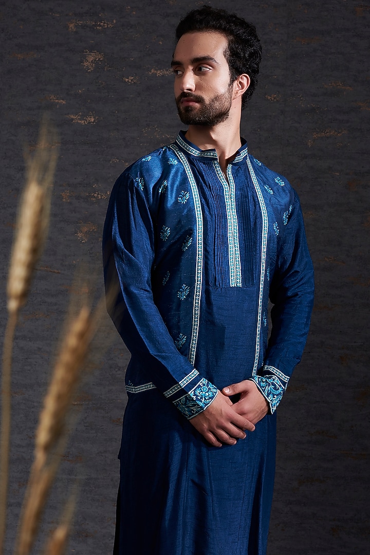 Navy Raw Silk Printed Kurta Set by Hemant Trevedi Men at Pernia's Pop Up Shop