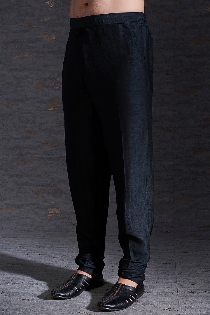 Black Raw Silk Printed Indowestern Set by Hemant Trevedi Men at Pernia's Pop Up Shop