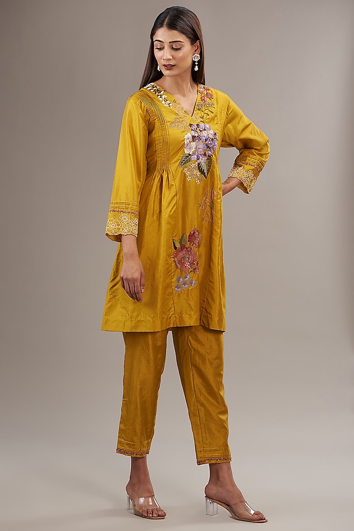 Yellow Pure Silk Floral Embroidered Kurta Set by Half Full Curve at Pernia's Pop Up Shop