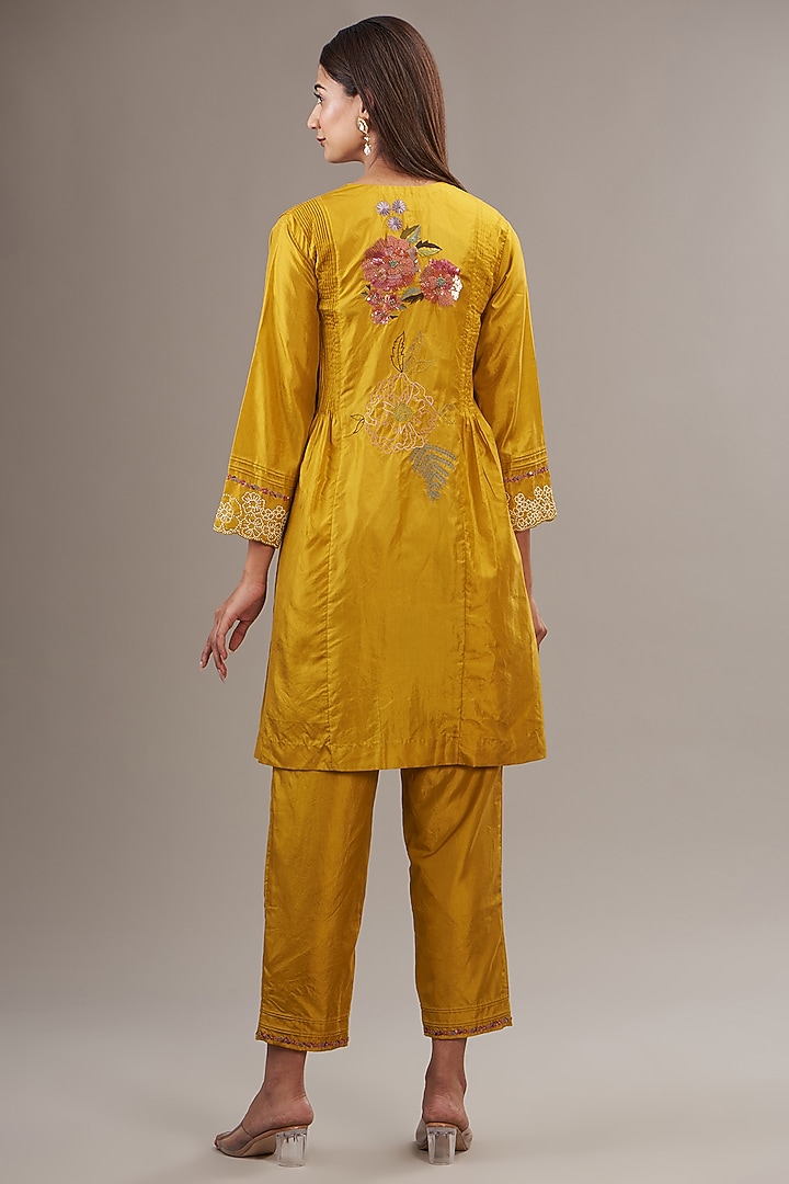 Yellow Pure Silk Floral Embroidered Kurta Set by Half Full Curve at Pernia's Pop Up Shop