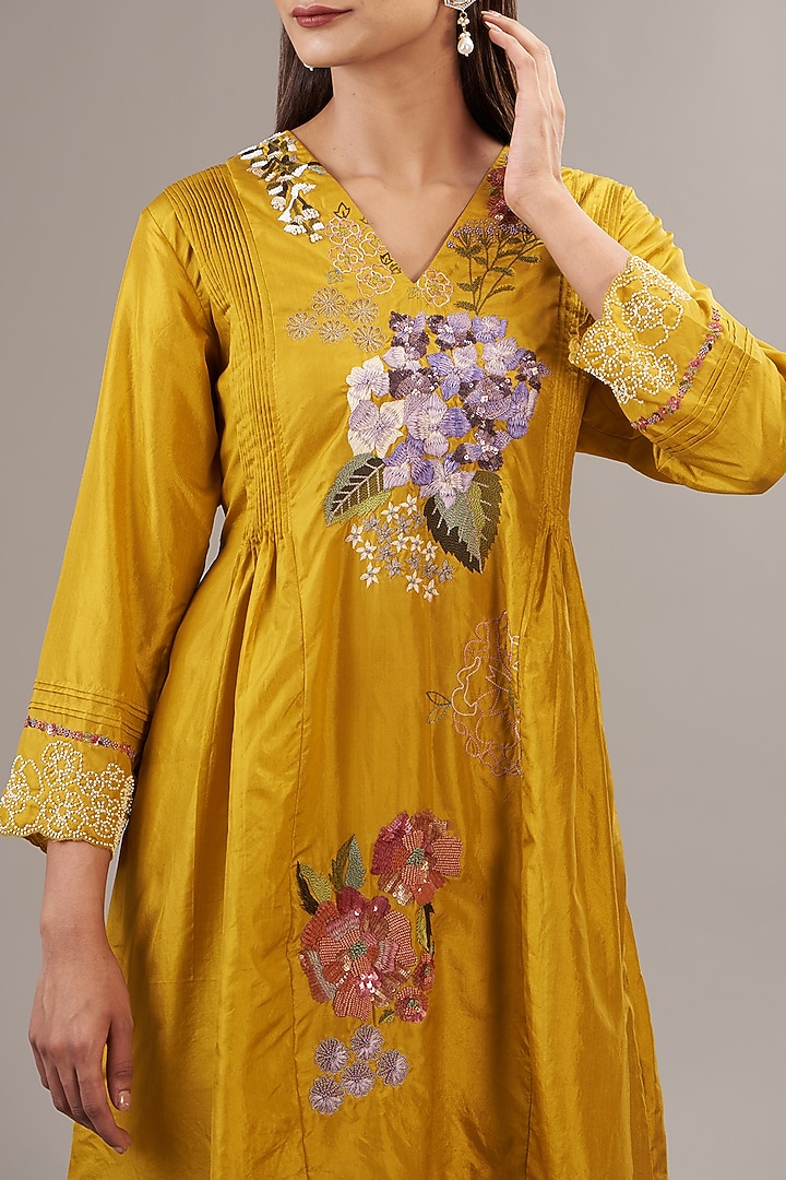 Yellow Pure Silk Floral Embroidered Kurta Set by Half Full Curve at Pernia's Pop Up Shop