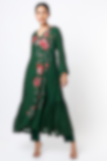 Emerald Green Hand Embroidered Kurta Set by Half Full Curve at Pernia's Pop Up Shop