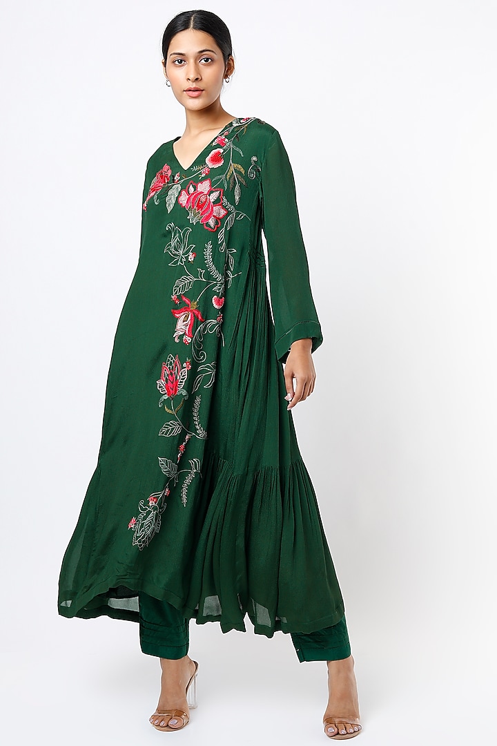 Emerald Green Hand Embroidered Kurta Set by Half Full Curve at Pernia's Pop Up Shop