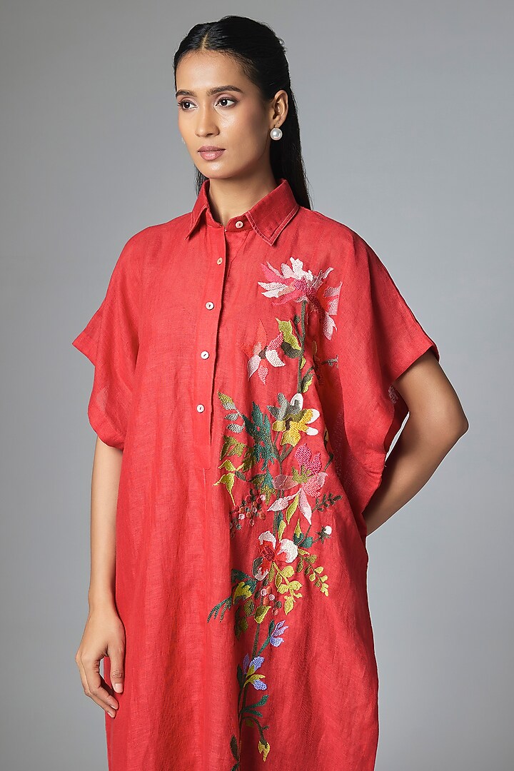 Red Pure Linen Square Kaftan by Half Full Curve at Pernia's Pop Up Shop