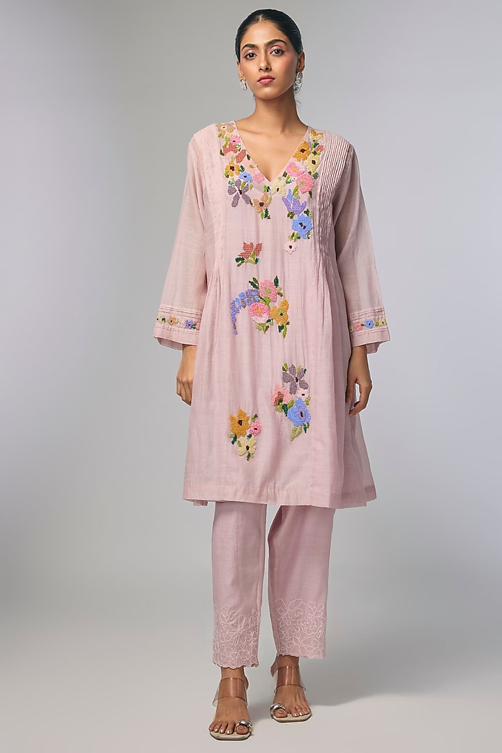 Pink Fine Chanderi Hand Embroidered Kurta Set by Half Full Curve at Pernia's Pop Up Shop