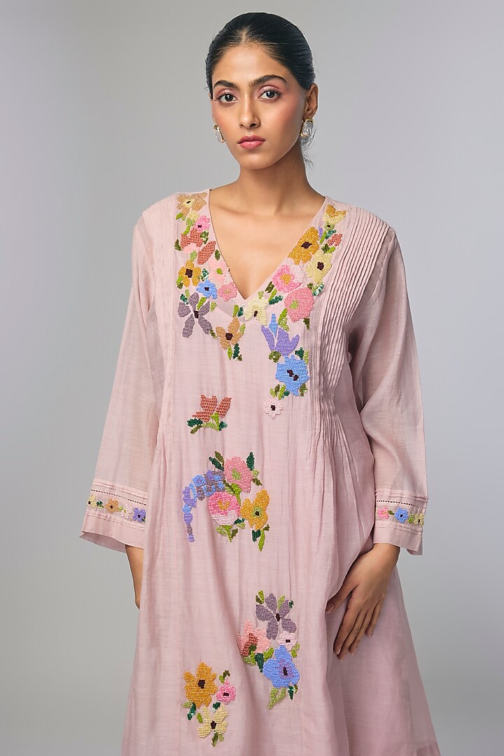 Pink Fine Chanderi Hand Embroidered Kurta Set by Half Full Curve at Pernia's Pop Up Shop