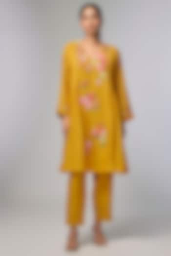 Yellow Fine Chanderi Hand Embroidered Kurta Set by Half Full Curve at Pernia's Pop Up Shop