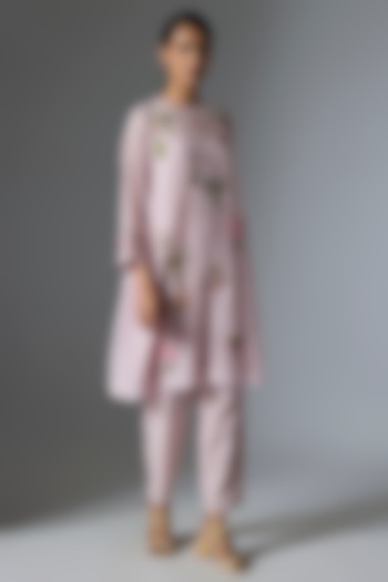 Baby Pink Fine Chanderi Kurta Set by Half Full Curve at Pernia's Pop Up Shop