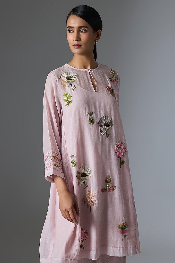 Baby Pink Fine Chanderi Kurta Set by Half Full Curve at Pernia's Pop Up Shop