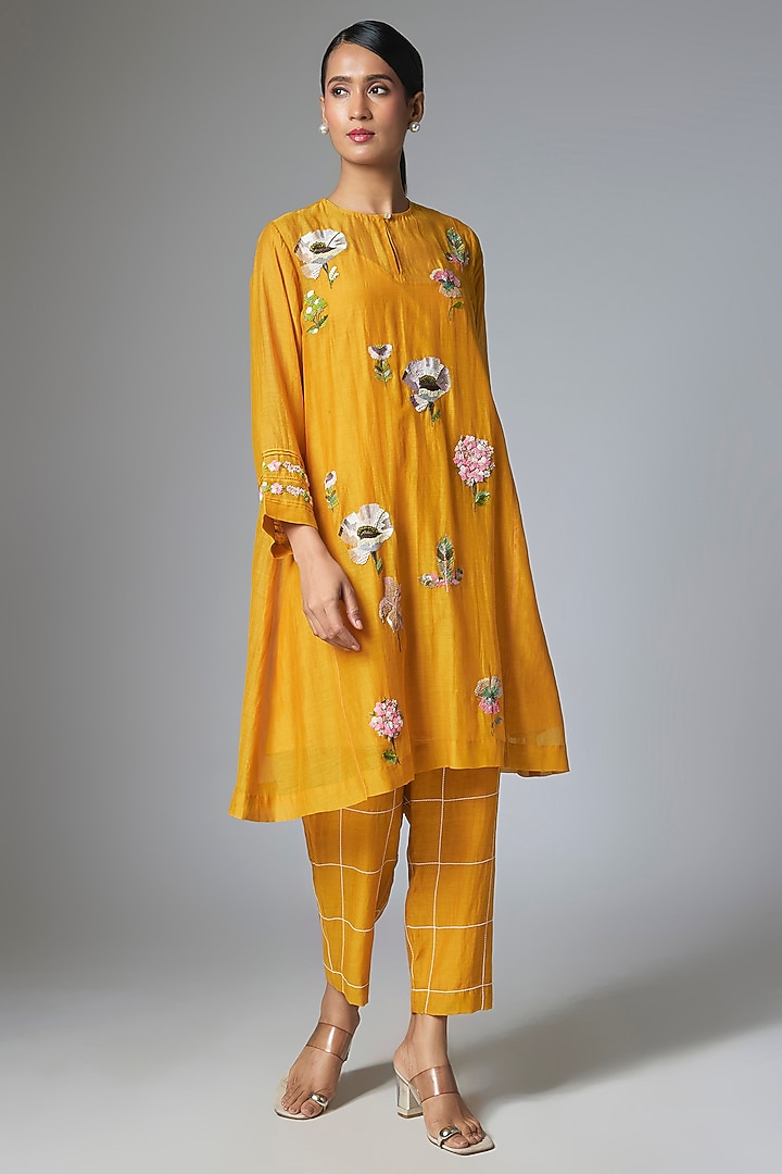 Yellow Fine Chanderi Gathered Kurta Set by Half Full Curve at Pernia's Pop Up Shop