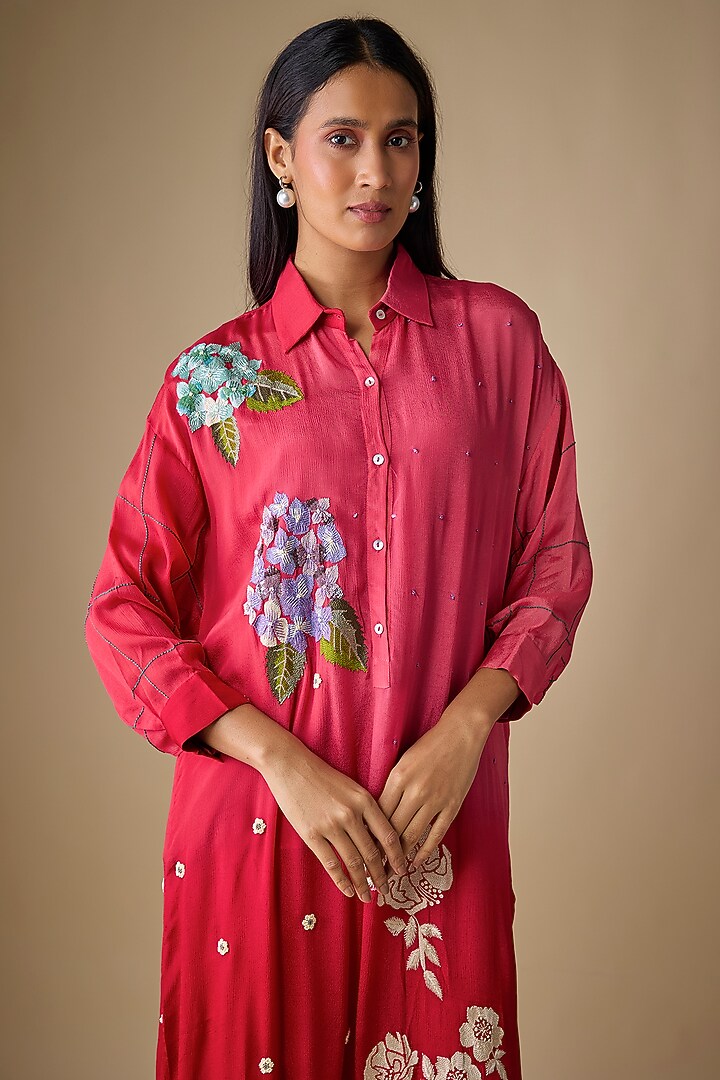 Red Shaded Crepe Chiffon Blossom Embroidered Kurta Set by Half Full Curve at Pernia's Pop Up Shop