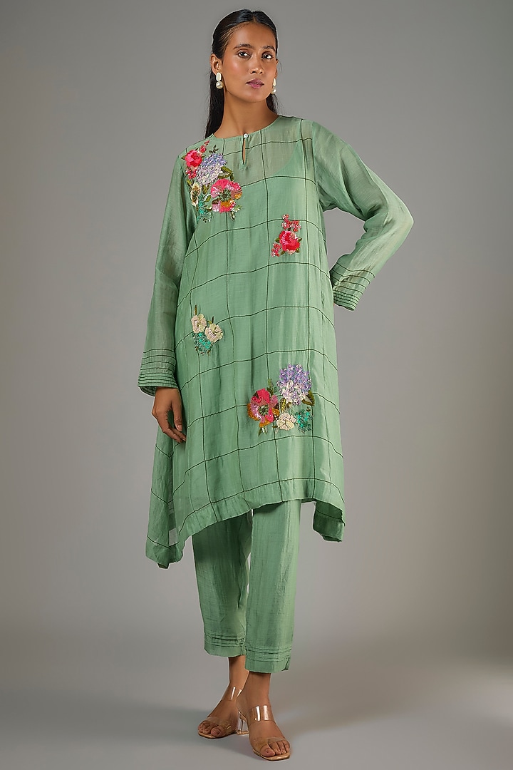 Green Fine Chanderi Hand Embroidered Short Kurta Set by Half Full Curve at Pernia's Pop Up Shop