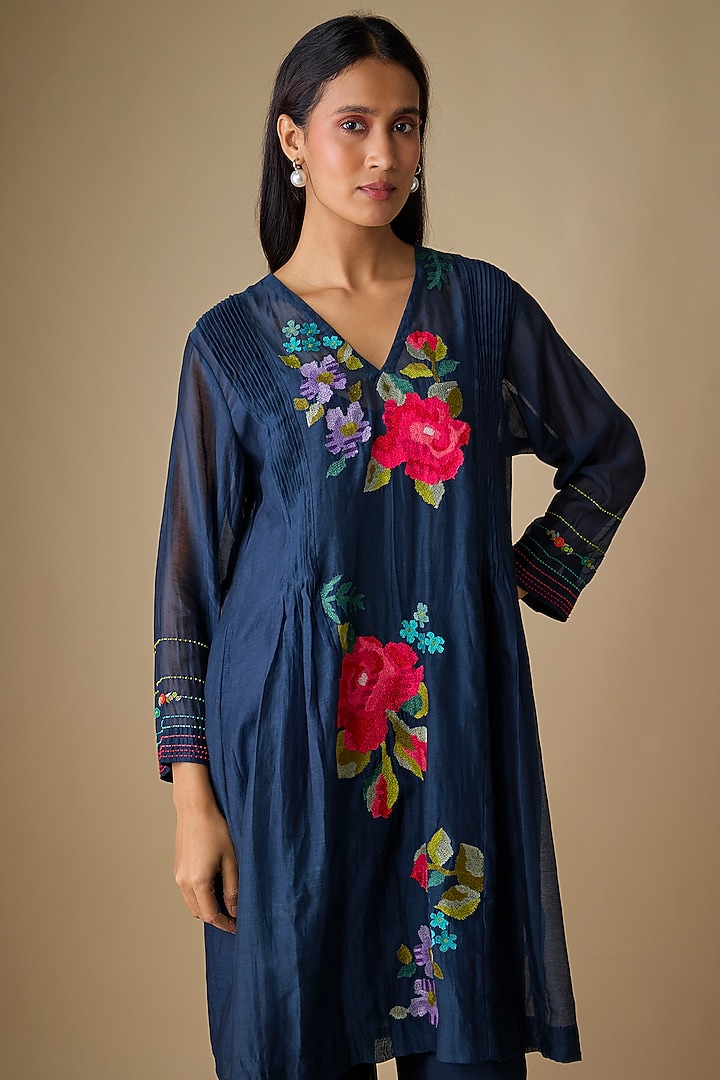 Blue Fine Chanderi Floral Embroidered V-Neck Kurta Set by Half Full Curve at Pernia's Pop Up Shop