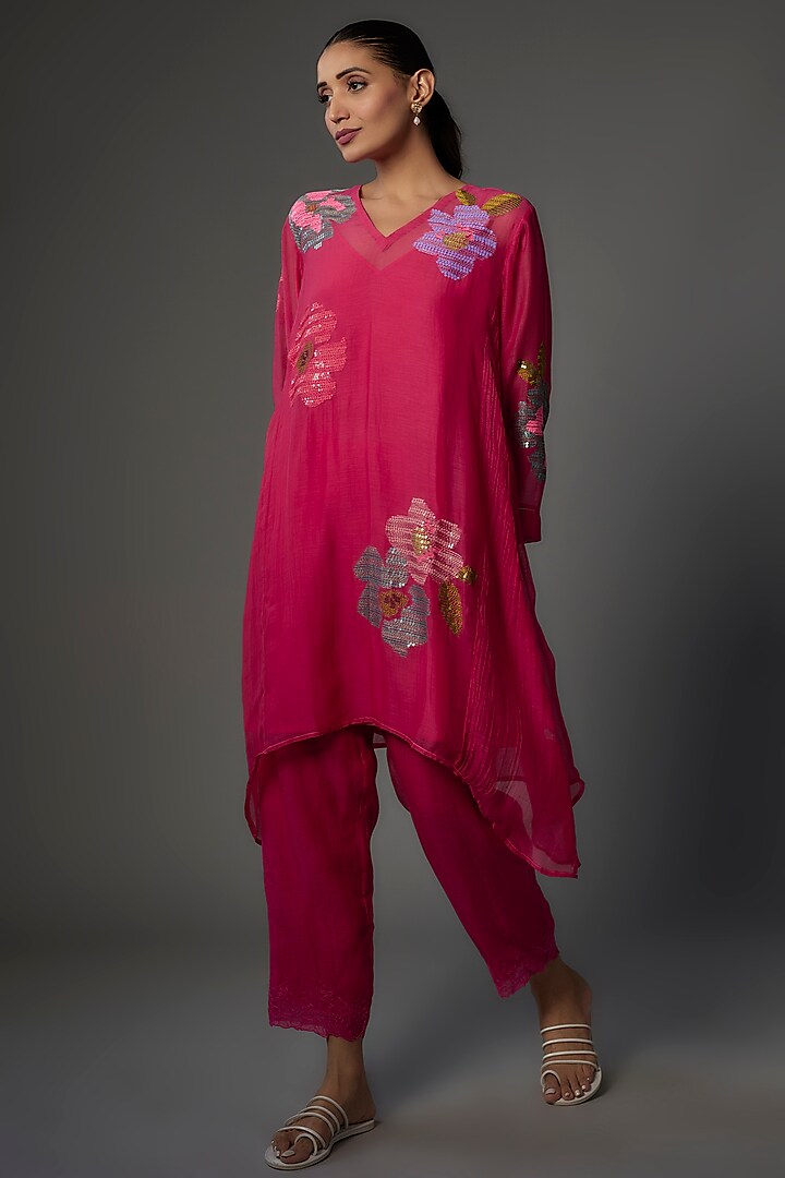Pink Fine Chanderi Embroidered Kurta Set by Half Full Curve at Pernia's Pop Up Shop