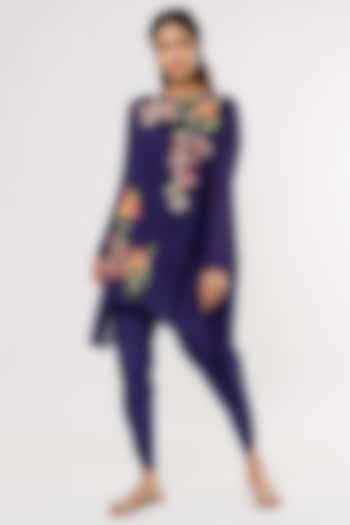 Dark Blue Floral Embroidered Kurta Set by Half Full Curve at Pernia's Pop Up Shop