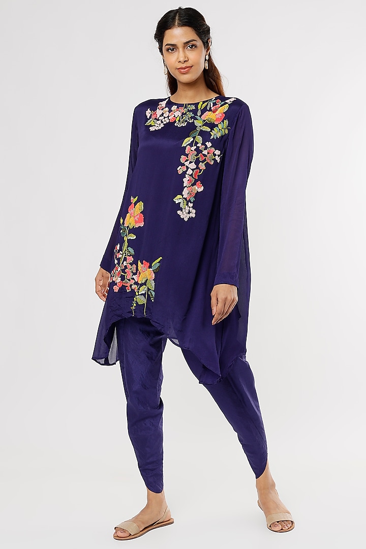 Dark Blue Floral Embroidered Kurta Set by Half Full Curve at Pernia's Pop Up Shop