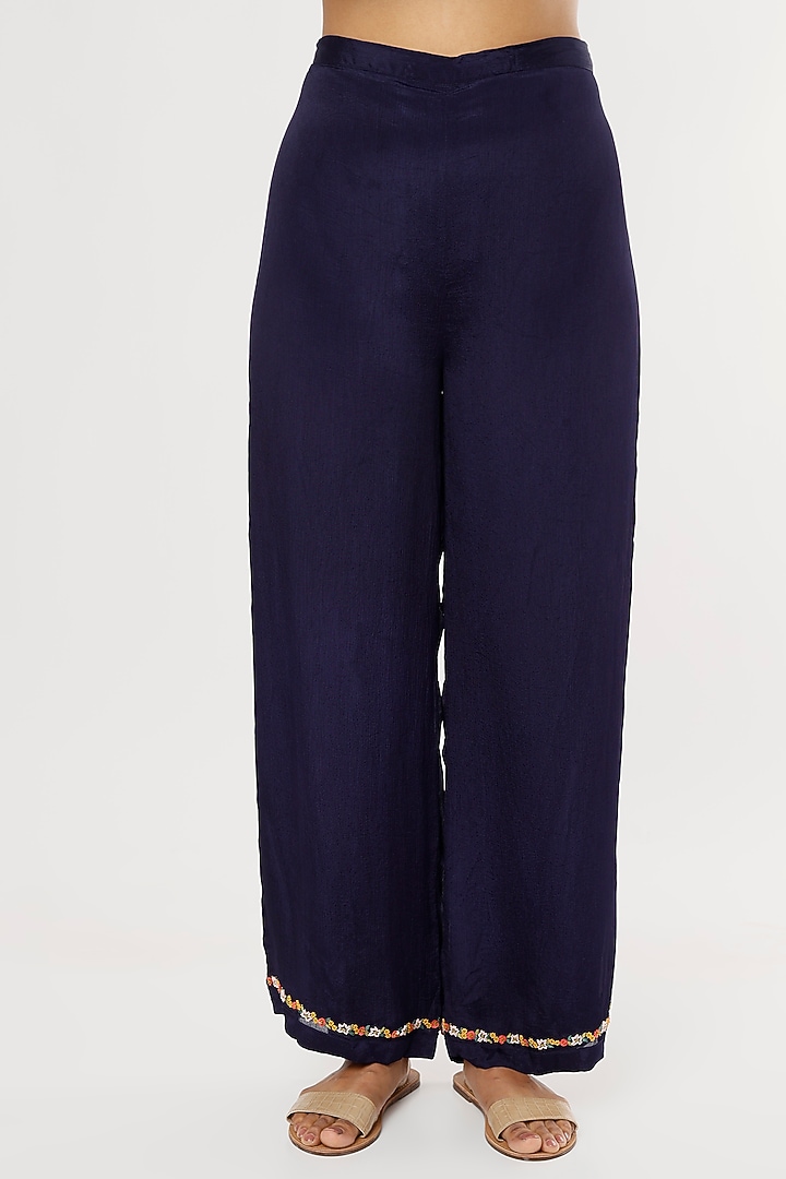 Blue Embroidered Kurta Set by Half Full Curve at Pernia's Pop Up Shop
